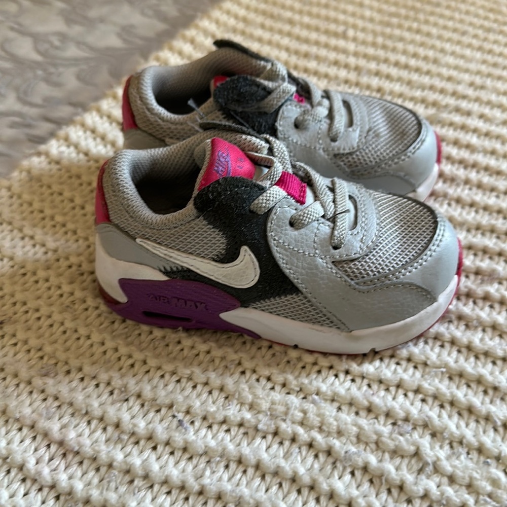 Nike Air Max sneakers (6 toddler)
